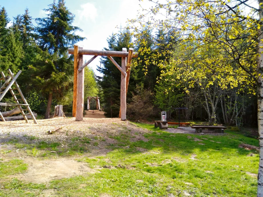 Weitere Impression: Spielplatz bei der Bergbeiz St. Jost